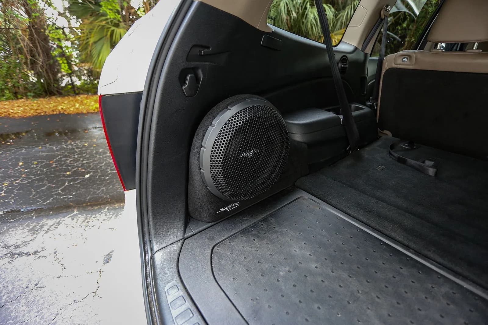 Featured Product Photo 8 for Single 10" 1,000W Max Power Loaded Subwoofer Enclosure Compatible with 2016-2022 Honda Pilot Vehicles