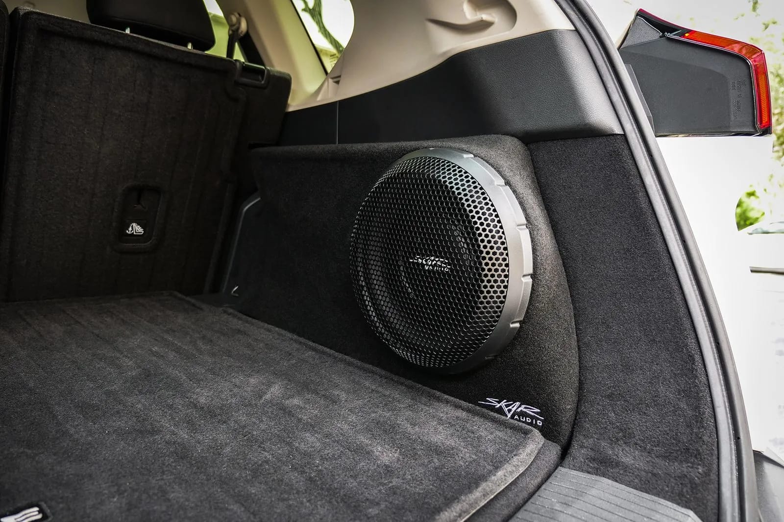 Single 10" 1,000W Max Power Loaded Subwoofer Enclosure Compatible with 2021-2025 Nissan Rogue Vehicles #9