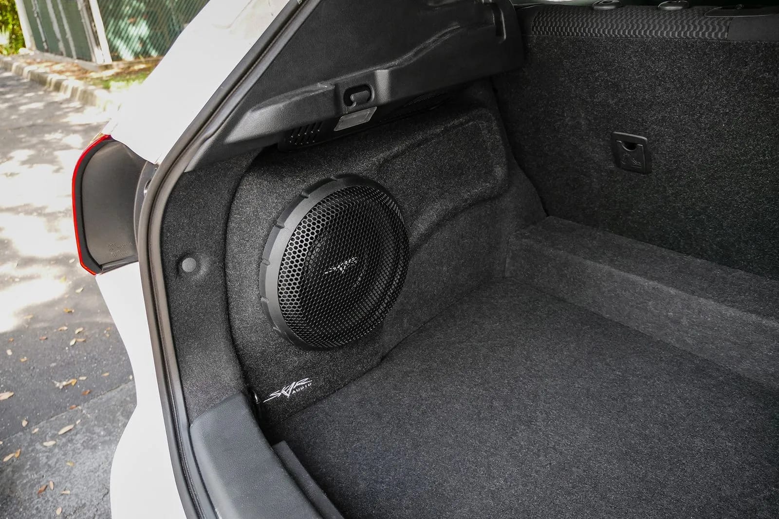 Single 10" 1,000W Max Power Loaded Subwoofer Enclosure Compatible with 2017-2022 Nissan Rogue Sport Vehicles #9