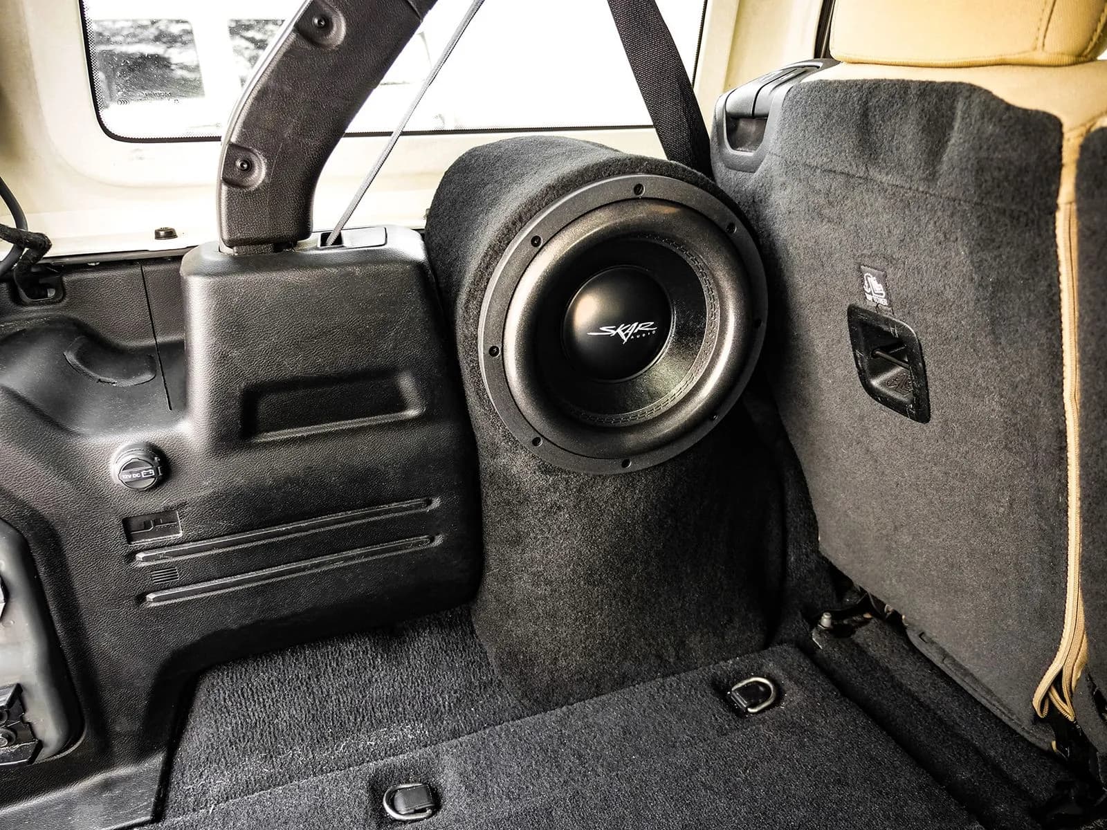 Skar Audio VS-1X10JWJL-2018-UP-L enclosure installation example — view 2