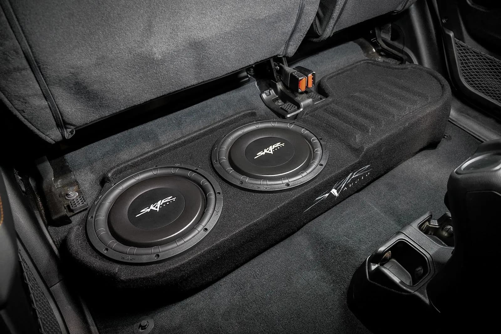 Skar Audio VS-2X10JGLAD-2019-UP-V enclosure installation example — view 3