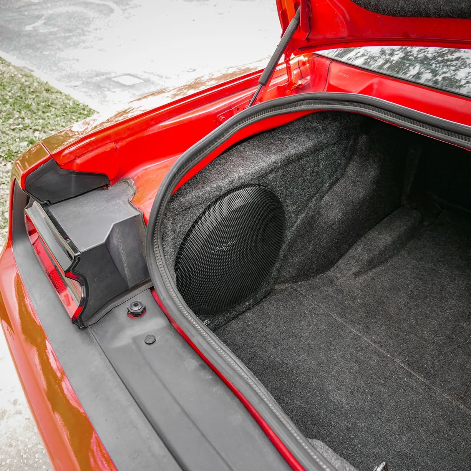 Skar Audio L-VD-VS-1X12DODCHAL-2009-UP enclosure installation example — view 1
