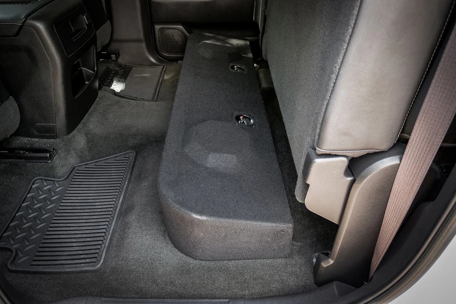 Skar Audio L-VD-VS-2X12GM-2014-2018-CREWCAB enclosure installation example — view 4