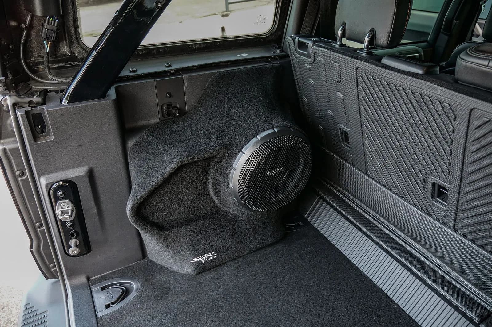 Skar Audio L-VS-1X10FORDBRO-2021-UP enclosure installation example — view 4
