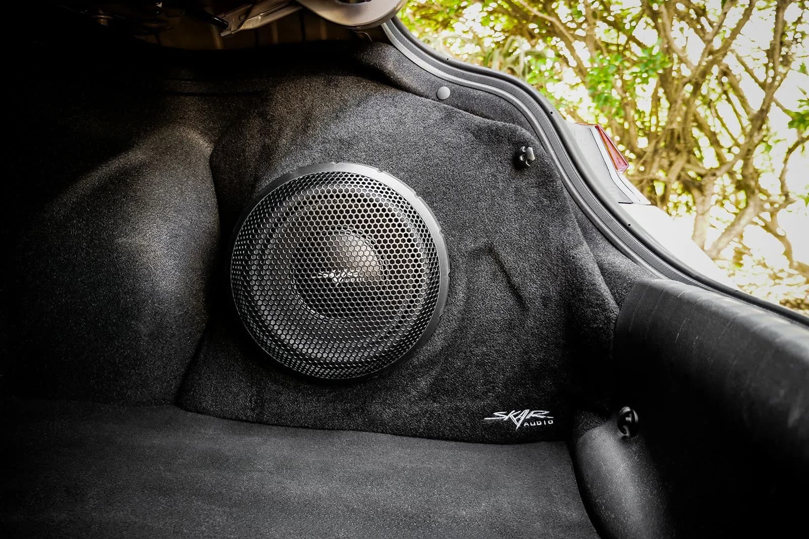 Skar Audio L-VS-1X10HYUELAN-2021-UP enclosure installation example — view 2
