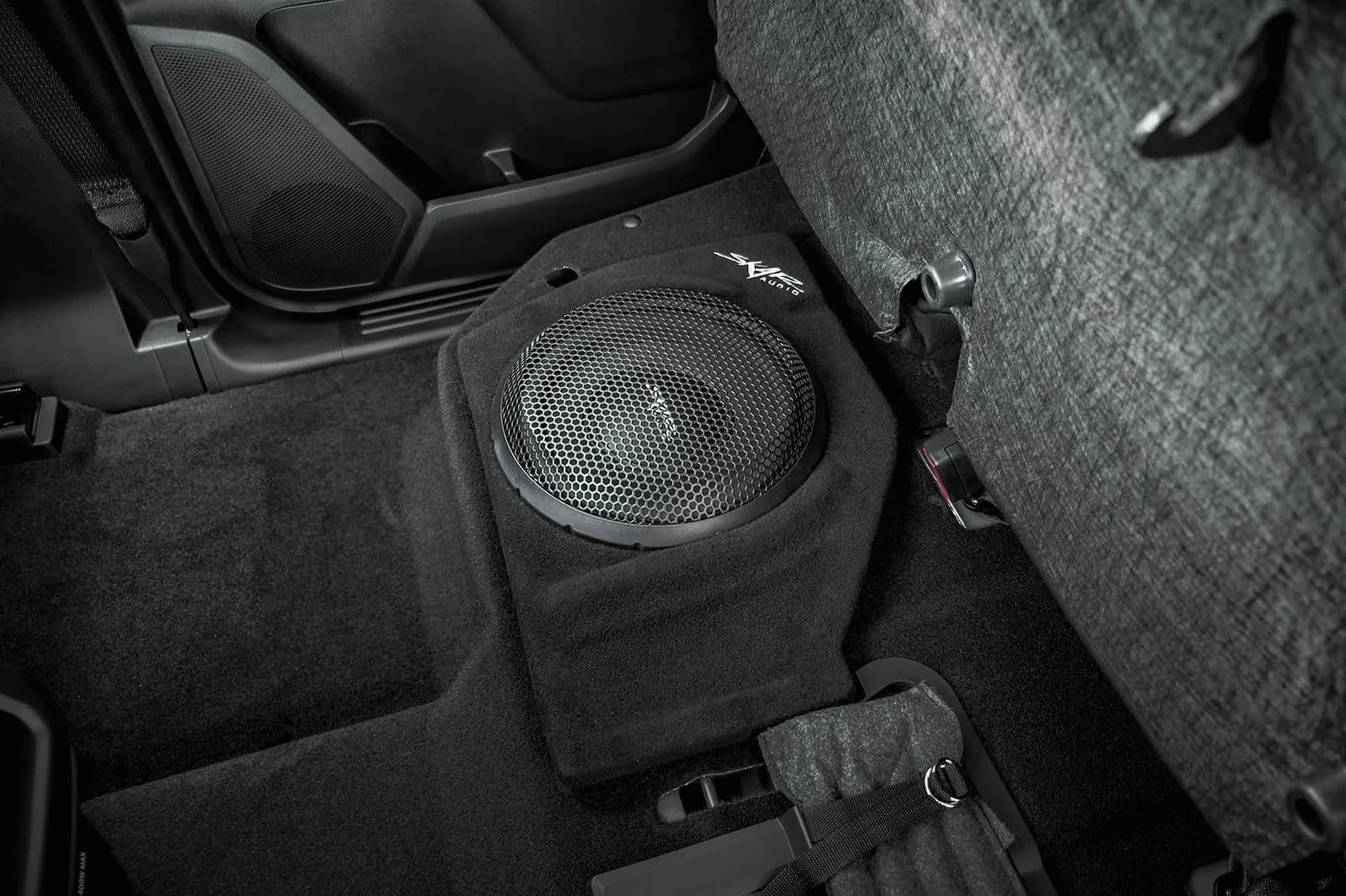 Skar Audio L-VS-1X10RANG-2019-UP-SUPERCREWCAB enclosure installation example — view 2