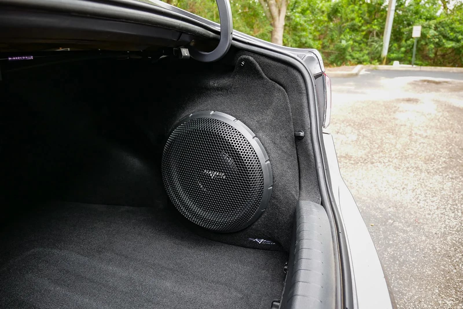 Skar Audio L-VS-1X12HYUSON-2015-2019 enclosure installation example — view 1